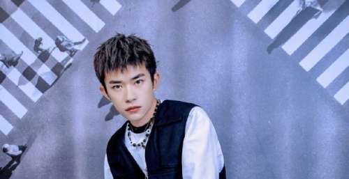 高清壁纸/易烊千玺