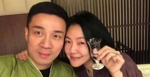 小S正要睡觉，老公许雅钧兴奋地跑进来：妈妈说啦，生一个儿子奖励500万