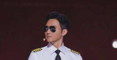 张智霖机长造型太帅！再现冲上云霄经典造型，网友：他就是我男神