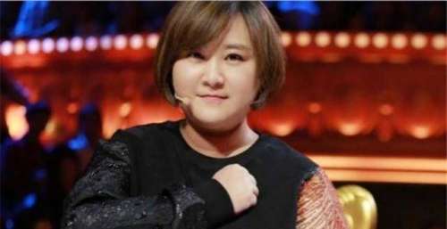 主持人问贾玲：你妈妈过世你难受吗？贾玲当场怒怼，网友：非常棒