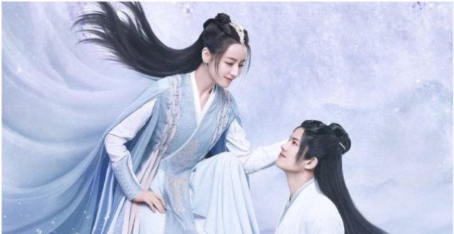 迪丽热巴和任嘉伦的来了，两人摸头杀太甜蜜，还要上演人鱼恋
