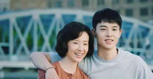因情感问题备受争议，却在演好女人，《您好母亲大人》被吐槽不怨
