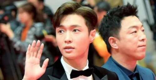 将要重蹈周立波覆辙时，黄渤如何拉张艺兴一把？