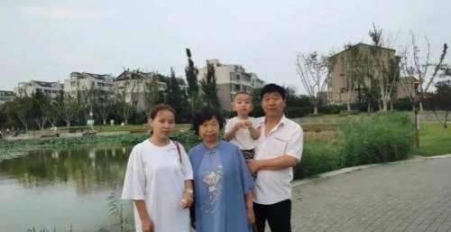 杜妈《夫妻双双把家还》和许妈《为你等待》：从选歌看高情商婆婆