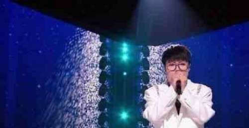 好声音结束后依然被“喷”，王靖雯回应恶评，伍珂玥的评论很暖心