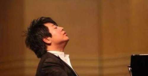 网友：李云迪是郭德纲徒弟吗？李云迪上的时候，郭德纲还没红