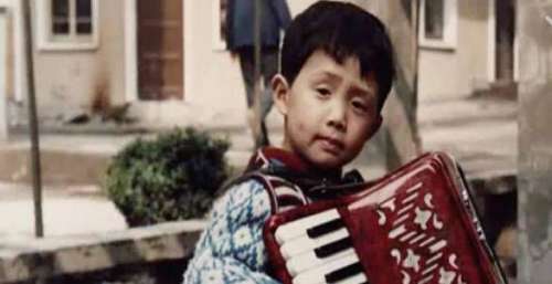 李云迪顶了半辈子“钢琴天才”称号：成功不是偶然，堕落早已注定