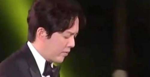 疑似李云迪事件女主角照片曝光，颜值身材都不错，难怪李云迪犯错