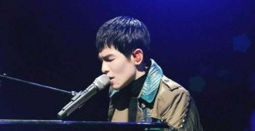 看心理咨询长达一年 萧敬腾坦言：看自己的表演都觉得恶心