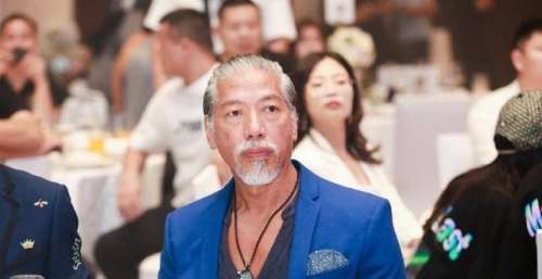58岁张耀扬戴名表，开豪车，退休后靠3项副业，比做演员还赚钱