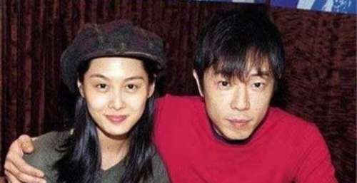 57岁黄贯中为爱妻朱茵庆生 两人相恋23年依旧甜蜜如小情侣