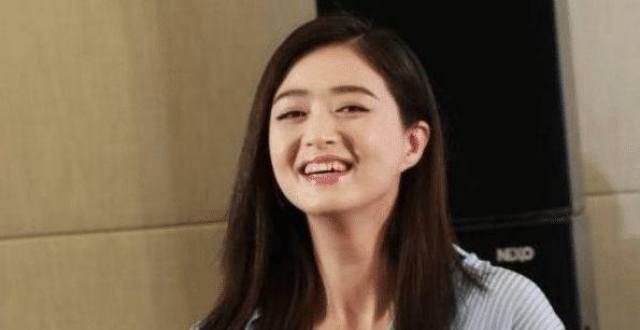 蒋欣问：我能演《突围》中石红杏吗，的回应让人笑翻