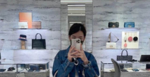 壕！方媛曝郭富城妻，自称老公让她买下所有喜欢颜色的包包