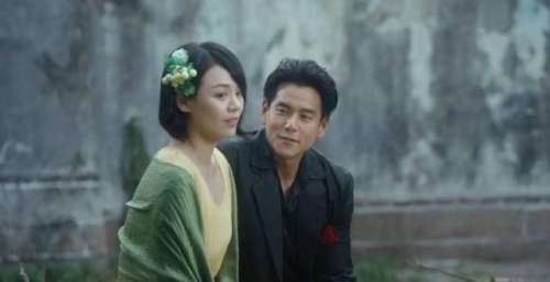 精致华美的《第一炉香》 难掩割裂感