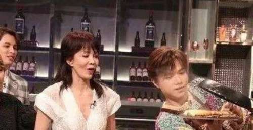 TVB与ViuTV再掀综艺大战，《男神厨房》对撼《全民造星IV》