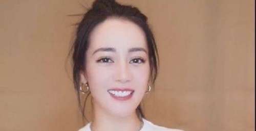 成龙入驻短视频排场大？几十位明星齐送祝福，人气超过刘德华