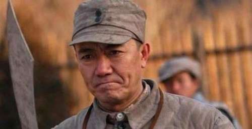 《亮剑》剧组时隔16年重聚，张光北何政军齐现身，就差男主李幼斌