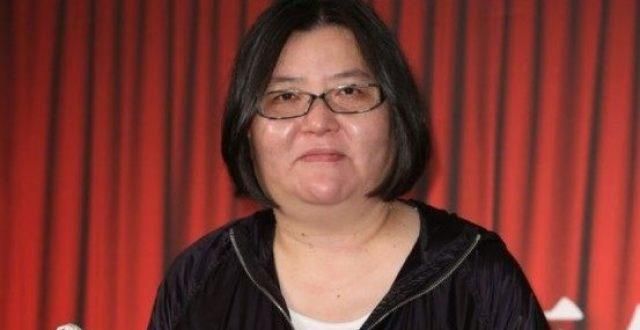 她是娱乐圈第一“女流氓”，一手将王菲捧红，气场黑白通吃