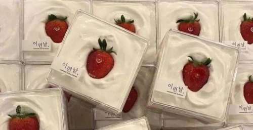 背景图丨风一吹便响彻心靡。