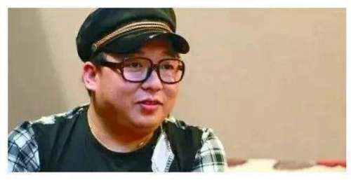 他在《疯狂的石头》饰演小人物，如今华丽转身主演《泡菜也疯狂》
