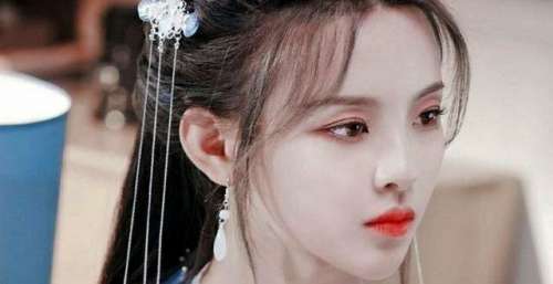 杨超越新剧《重紫》杀青，故事设定疑似抄袭《花千骨》引发关注