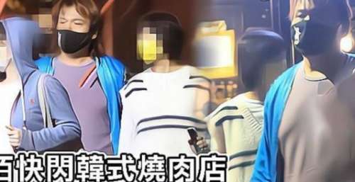 伍佰携妻子现身餐厅，老夫老妻却紧紧黏在一起，陪伴二十年无绯闻
