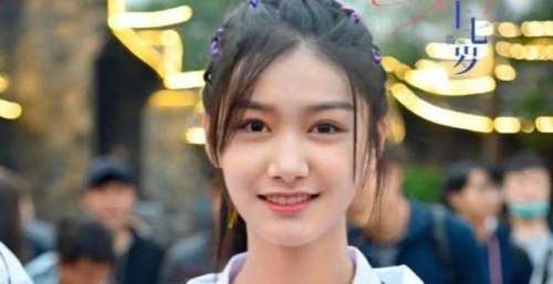 《小时代》女童星发育快，暴风成长至1米7，样子甜美似朱茵