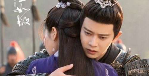 任嘉伦新剧衣服竟开衩？李沁一袭红衣惊艳众人，网友：女主换得好