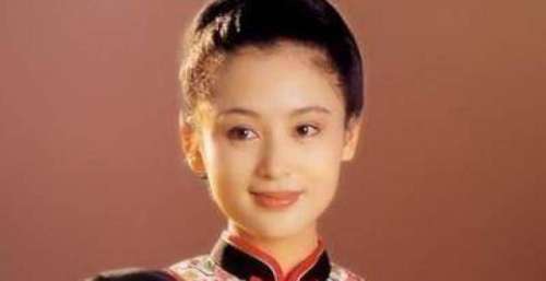 女明星年轻时有多美？张敏一眼万年，陈红美得惊人，红姑很意外