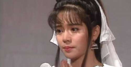 暗讽小S脚踹蓝洁瑛，儿子12岁断奶18岁入狱，狄莺为何敢如此狂妄