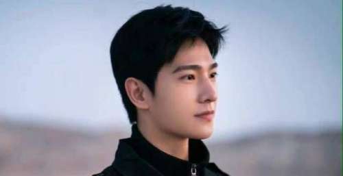 杨洋接受《时尚先生》杂志采访总结自己和“于途”的相同