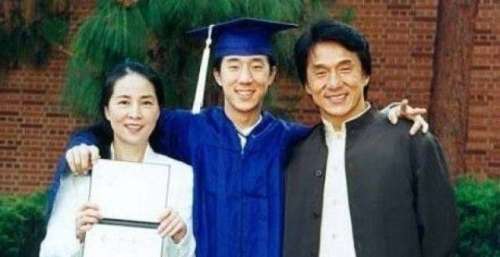 早年争相拿绿卡，这五位改回中国籍的明星，说明了什么叫“强大”
