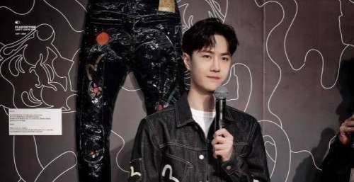 王一博参加大秀，身边竟然坐着布布，友情延续到节目外让人羡慕