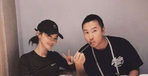 欧弟前妻被曝新恋情，男方是小8岁鲜肉，郑云灿爆粗口回应
