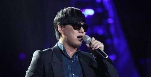 盲人歌手萧煌奇参加节目为自己征婚，此前盛传恋情是大乌龙