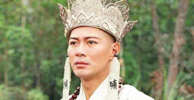 江华59岁生日全家福曝光，女儿像妈妈想出道，儿子当护士救死扶伤