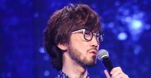 周传雄的苏州演唱会直接刷屏了娱乐圈，但是你知道他是谁吗？
