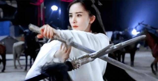《斛珠夫人》陈伟霆造型撞上“司凤”？网友的风评却是一边倒？
