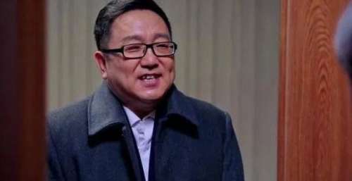 《突围》把握不住机会的陆建设，可气又好笑，坐等退休不好吗？