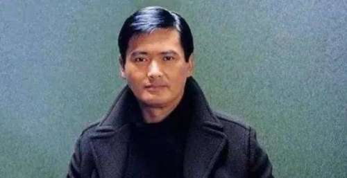 发哥裸捐五十六亿，李连杰裸捐三百亿，唯独他被吐槽：用嘴捐？是谁呢？