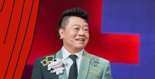 《一年一度喜剧大赛》需要搭配热搜一起看，要不然观众会自我怀疑
