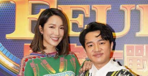 李亚男和老公同框录制 曝王祖蓝为见女儿一面经常睡客厅