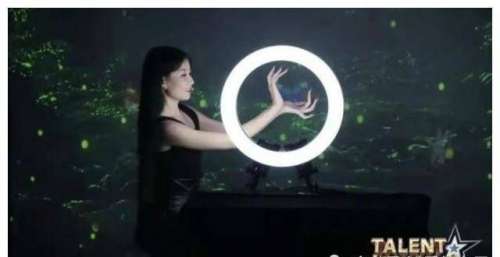 从气氛担当邓紫棋到犀利点评谢霆锋，最近这档综艺有点意思