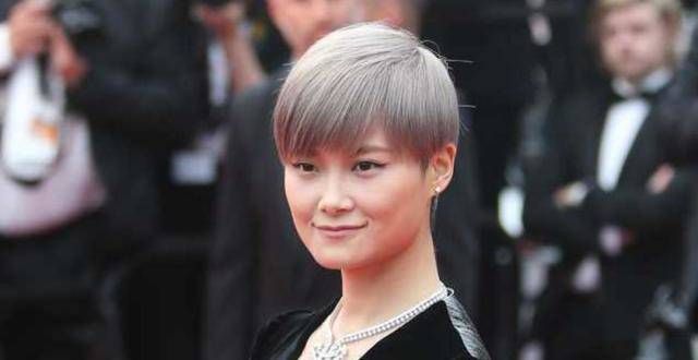 粉丝开线上演唱会唱给李宇春听 春春感动：等疫情过了，我给大家好好唱歌！