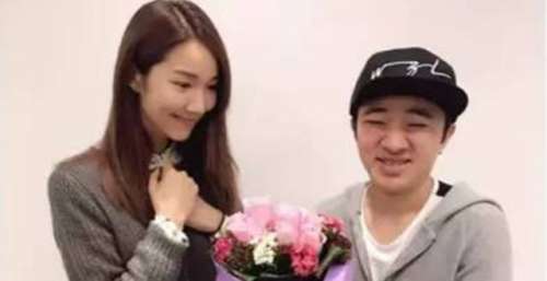 嫁身高差12厘米王祖蓝，李亚男婚后为何分房睡？看似不合实则恩爱