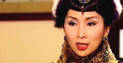 黄日华陈秀珠罕同框，昔日荧幕情侣多年后再聚心情好，两人均单身