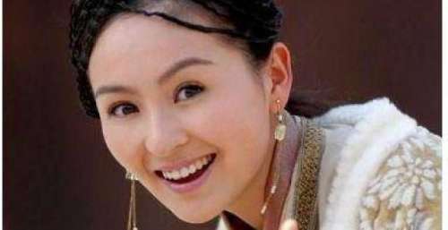 她被称为“内地张柏芝”，富豪老公苦追11年，40岁被宠成公主