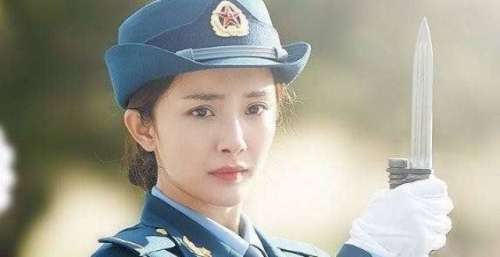 杨幂“自降身份”0片酬出演《战狼3》，吴京六字回复彰显高情商