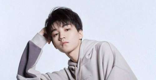 王俊凯加入《穷叉叉》，“新加坡”重出江湖，原唱称他为少年霸总