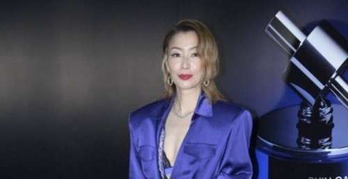 51岁李嘉欣现身活动，胖了14斤却变得更美，与同场郑秀文都无衰老痕迹